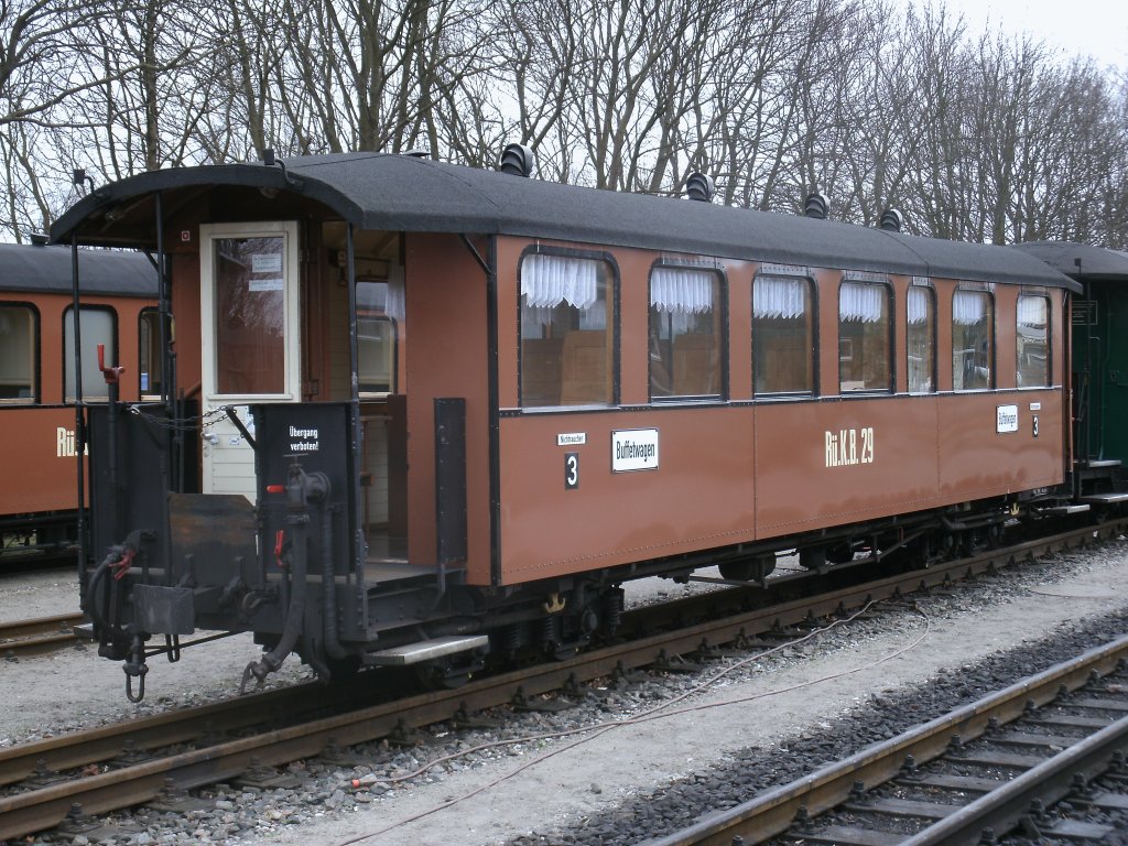 Der Speisewagen vom Traditionszug stammt aus Jahr 1911,hat 20 Sitzpltze,trgt die Nummer 29 und hat die Ordnungsnummer 970-761.Am 30.Mrz 2012 stand der Wagen in Putbus