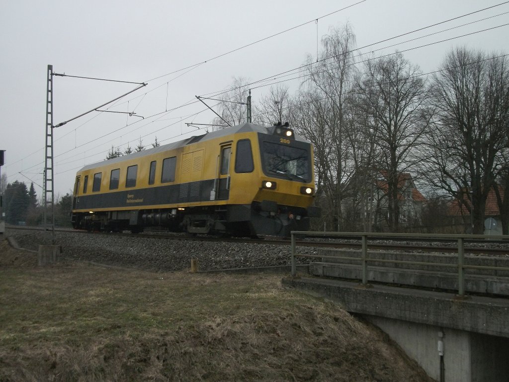 Der Sperry RailInternational Messzug ist am 18.02.11 bei Halach Richtung Kronach unterwegs.