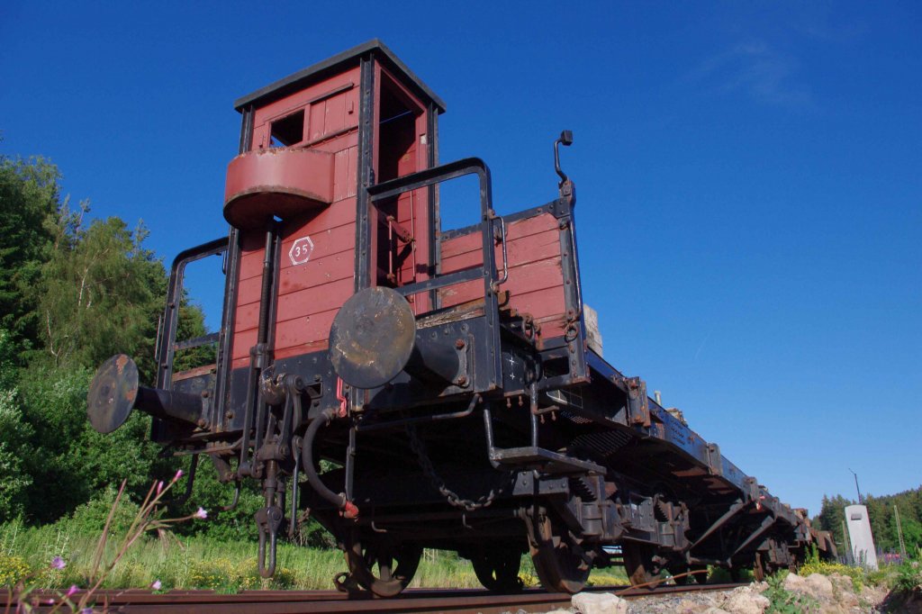 Der SSml Essen 119 086 aus der Froschperspektive in Seebrugg (23.06.12). 