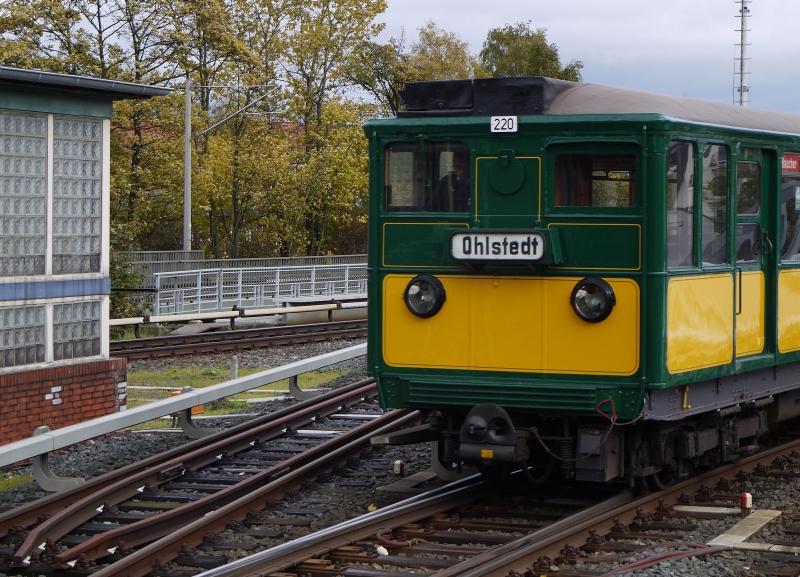 Der T6-Triebwagen an der Spitze des Museumszuges in Barmbek. 
 Verkehrshistorischer Tag , 24.10.2010 