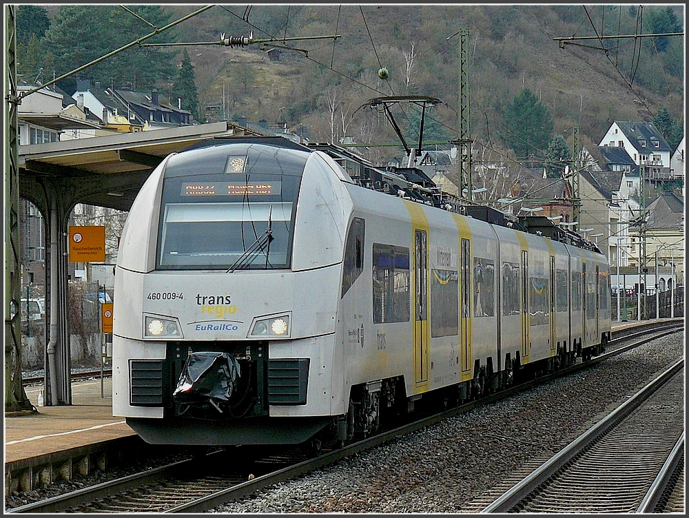 Der Trans regio Triebzug 460 009-4 verlsst am 20.03.10 den Bahnhof von Boppard. (Hans)