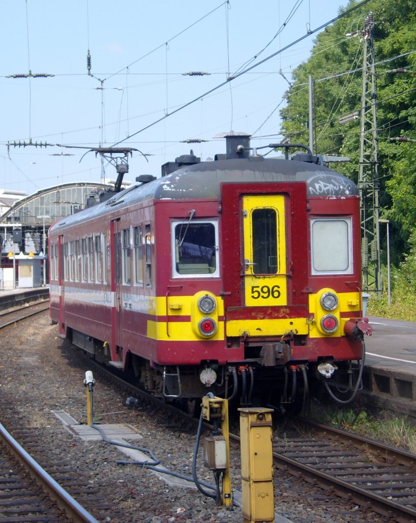 Der Triebwagen 596 fuhr am 26.06.2010 in Aachen Hbf ein.