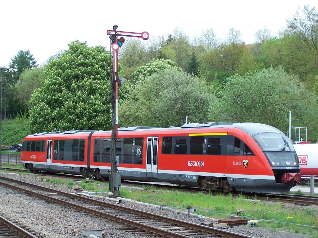Der Triebwagen VT 642 605 auf einem abstellgleis in Pirmasens am 30/04/10.