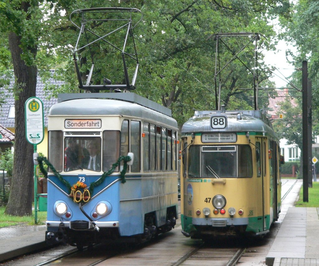 Der Vierachser, Tw 73, war nat�rlich der Star der Veranstaltung. Dieses Fahrzeug ist die letzte von einigen Eigenbauten aus Sch�neiche, bei denen aus alten Stra�enbahnen neue zusammengebaut wurden. 29.8.2010