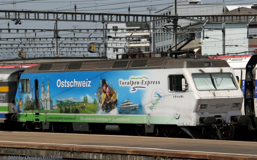Der Voralpen Express Re456 091-8 der SOB, im Bhf von Arth Goldau am 23.05.2009. 