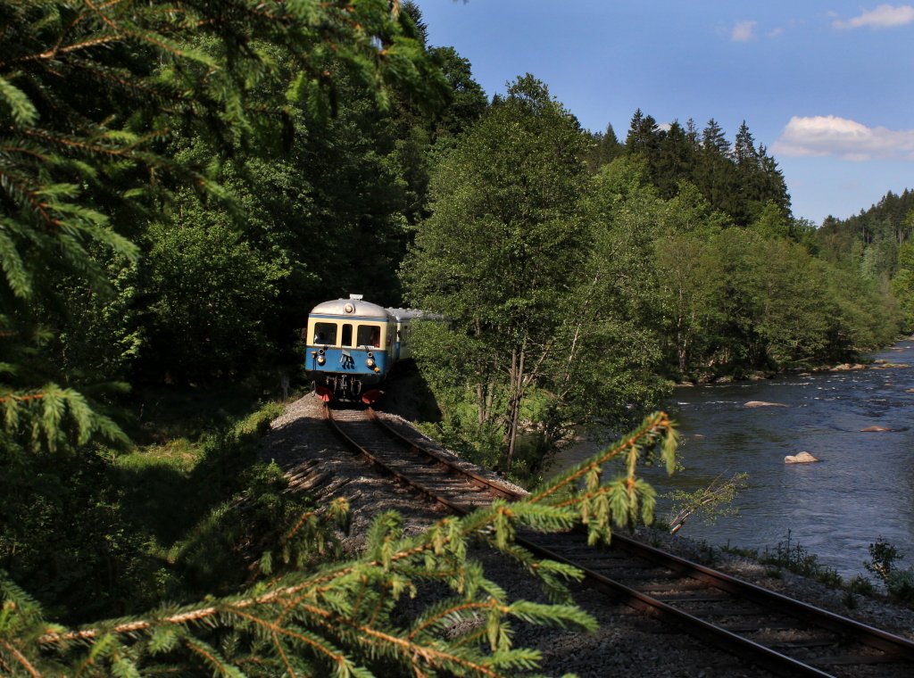 Der VT 07 bei einer Fotofahrt am 26.05.2012 unterwegs bei Gumpenried-Asbach.