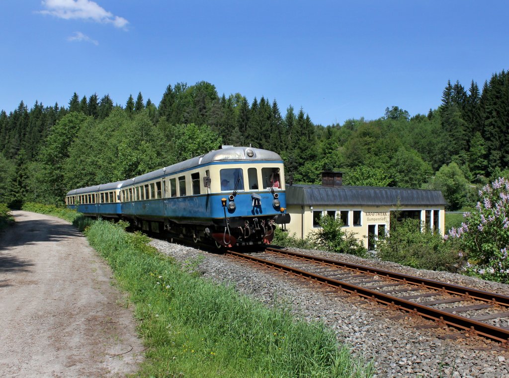 Der VT 07 bei einer Fotofahrt am 26.05.2012 unterwegs bei Gumpenried-Asbach.