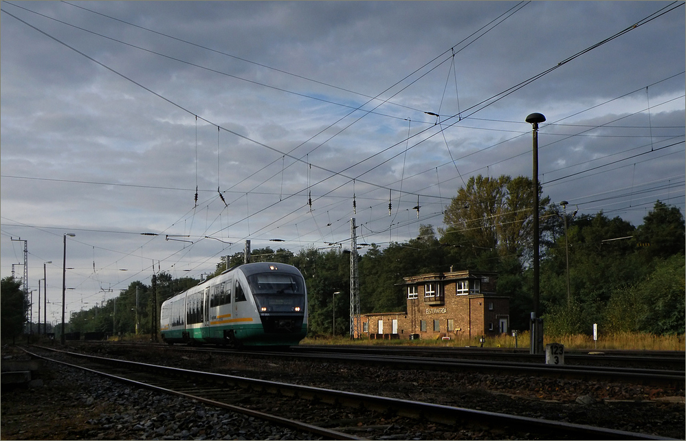Der VT 08 der Vogtlandbahn als  Vogtlandexpress   auf dem Weg nach Berlin-Zoo in Elsterwerda , 29.09.2012