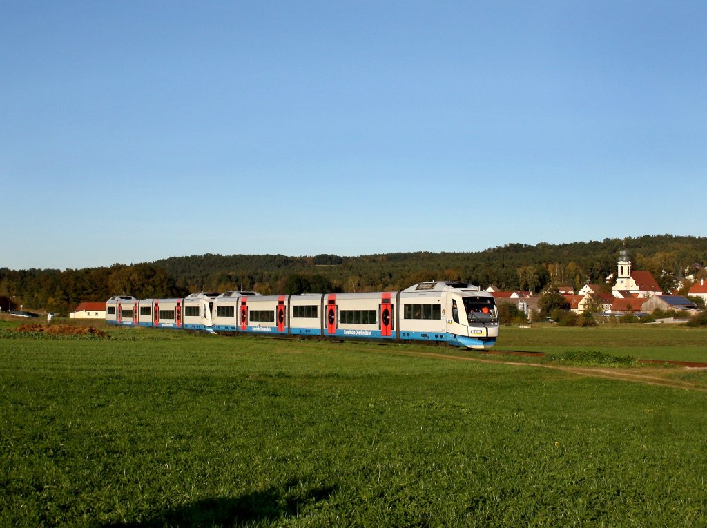 Der VT 110 und VT 113 als Sonderzug nach Amberg am 15.10.2011 unterwegs bei Ursulapoppenricht.