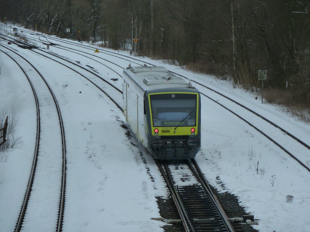 Der VT 650.708 von Agilis fhrt hier bei Oberkotzau, 03.03.13.