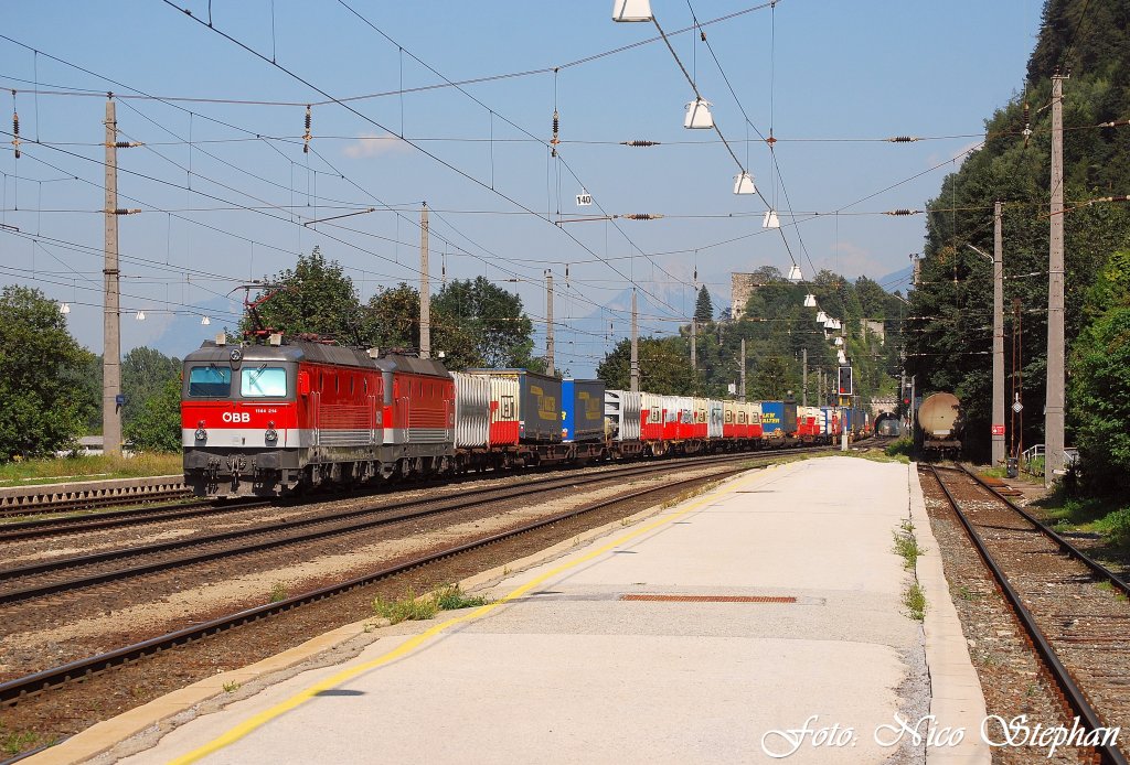Der war auch Klasse!!! 1144 214-4 & 1144 215-1 mit einem langen,bunten KLV-Zug zum Brenner,Brixlegg (sterreichurlaub 20.08.09)