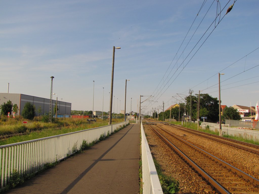 Der Weg vom Bahnsteig 2 zur Strae in Erfurt Ost; 14.08.2012