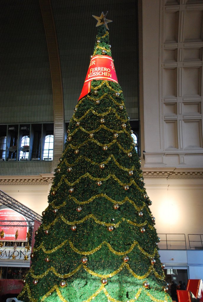 Der Weihnachtsbaum im Frankfurter Hauptbahnhof (2009)