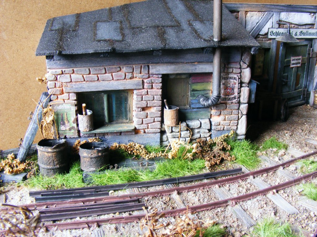 Der Weiterbau ist feststellbar: Bude der Gleisbaurotte - 01 gesehen bei einer Ausstellung in Wassmannsdorf

