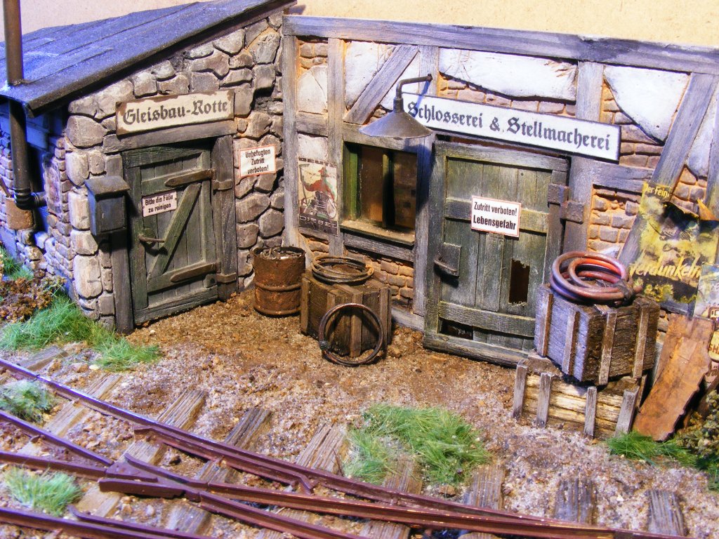 Der Weiterbau ist feststellbar: Schlosserei und Stellmacherei - 01 gesehen bei einer Ausstellung in Wassmannsdorf
