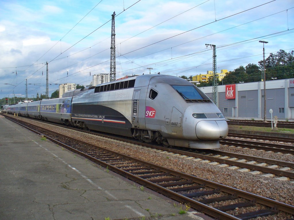 Der Weltrekord TGV 4402 ist als TGV 9552 Frankfurt (Main) - Paris Est am 09.09.2011 beim verlassen von Kaiserslautern


