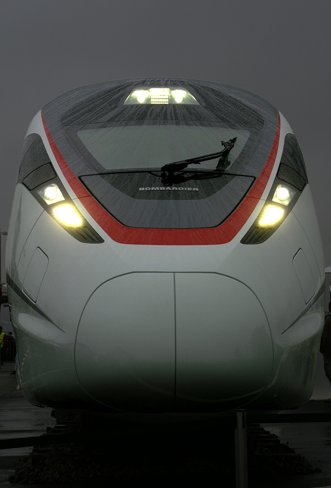 Der Zefiro-Hochgeschwindigkeitszug von Bombardier strahlt  Power  aus.
Berlin, 25.09.2010