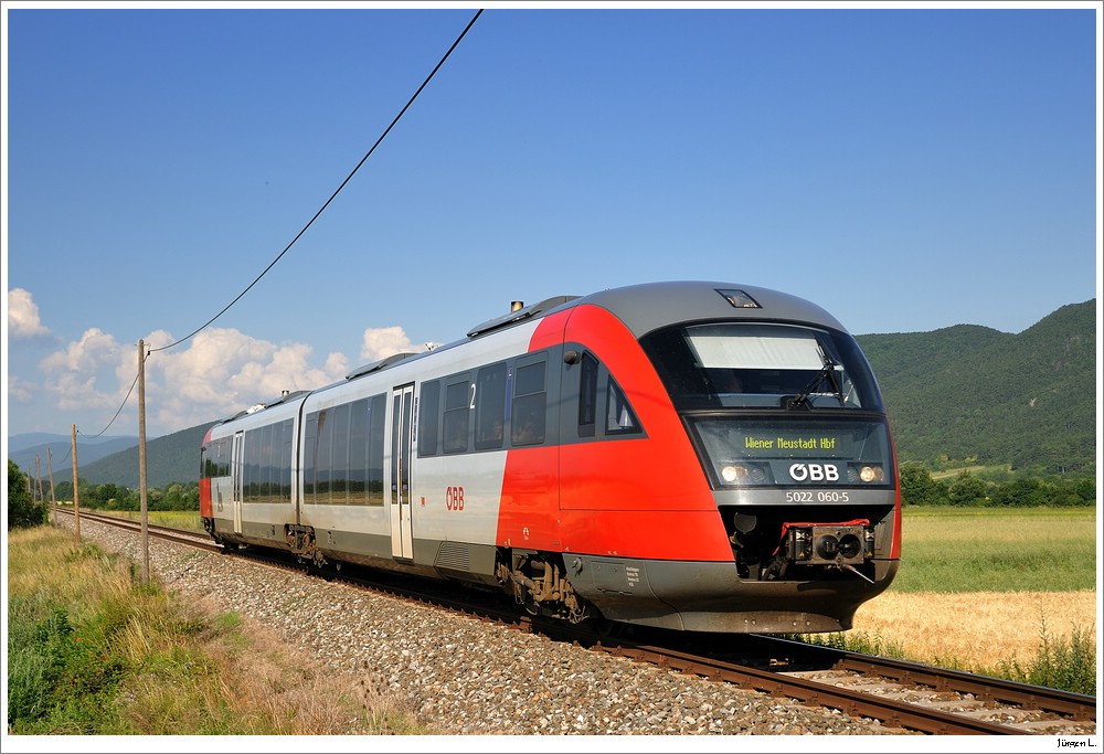 Desiro 5022.060 alias R6408 auf dem Weg von Puchberg/Schneeberg nach Wr. Neustadt; 29.6.2010.