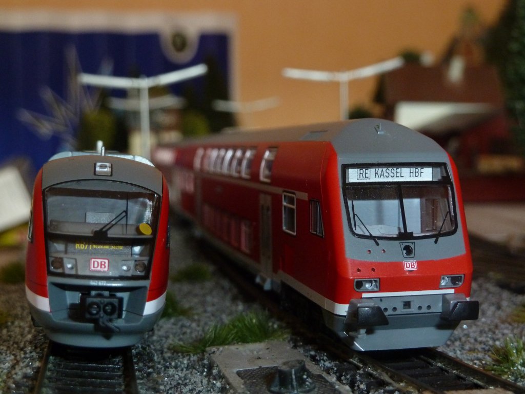 Desiro nach Neustadt Sachsen 642 und Re nach Kassel (Dosto 1) schublok Br 182