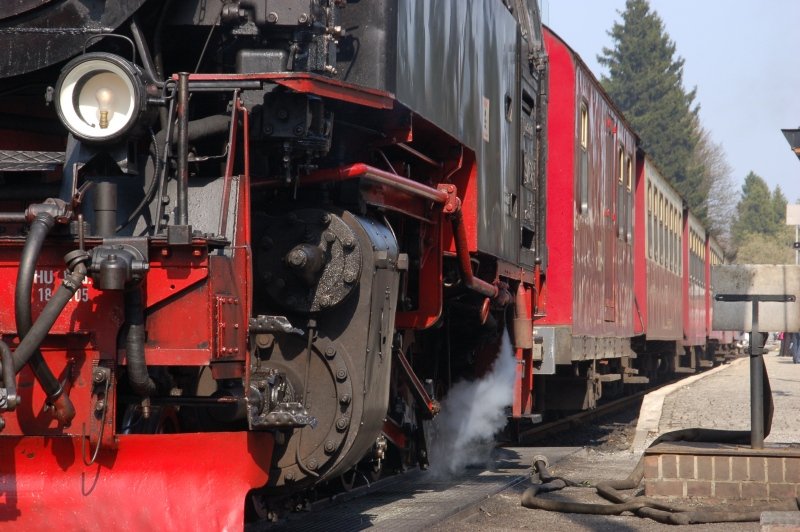 Detail der Lokomotive 99 7238-1 der Harzer Schmalspurbahnen, 10. April 2009 im Bahnhof Drei-Annen-Hohne.