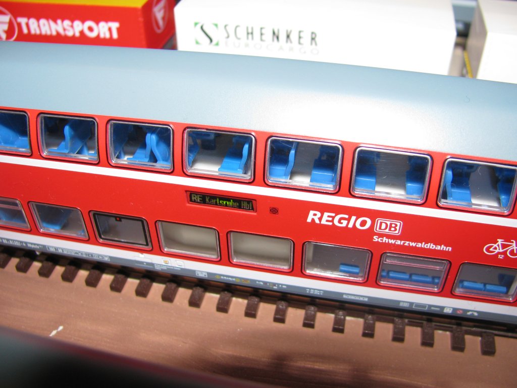 Detailansicht des Steuerwagens (Hobbytrade 63140) der DB Regio Schwarzwaldbahn