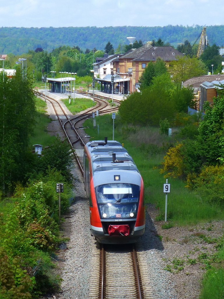 Deutschland, Rheinland-Pfalz, Zweibrcken HBf, der Nahverkehrstriebzug 642 105 (Siemens Desiro Classic) verlsst den Bahnhof in Richtung Pirmasens, KBS 674, 18.05.2013 