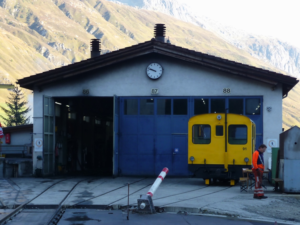 DFB Depot Realp am frhen Morgen des 2.10.11.