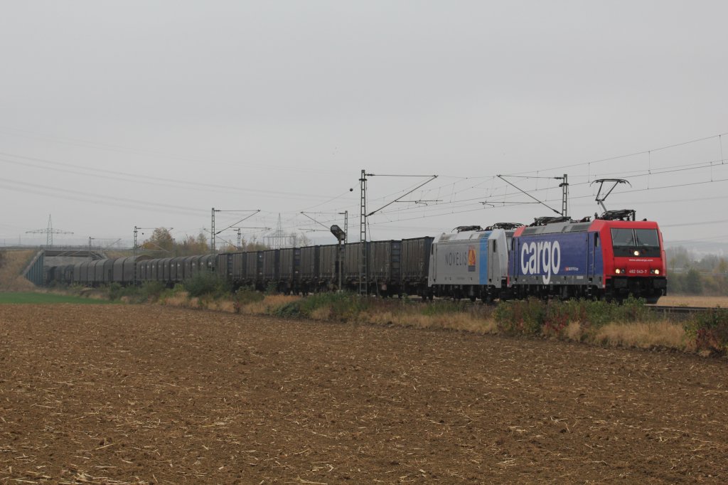DGS69128 von Gttingen nach Nievenheim am Freitag den 25/10/12 mit der Ungewhnlichen davor 482 043und der Plan Lok 185 697 hier zusehen in Paderborn Elsen.