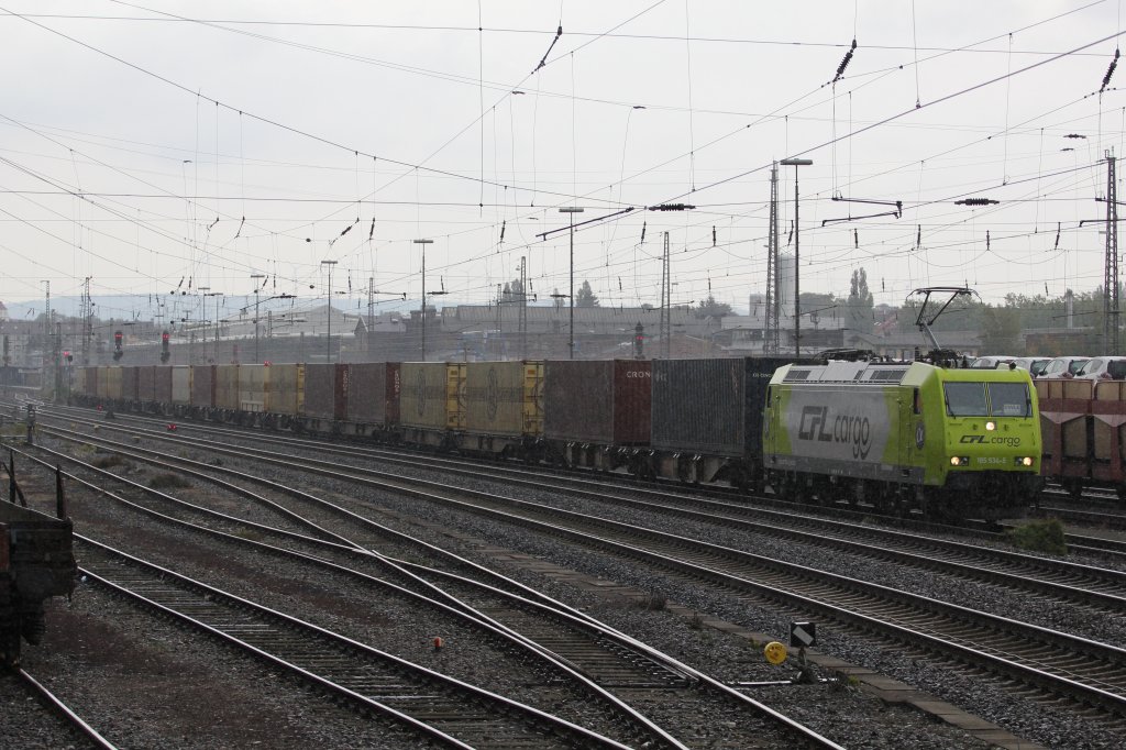 DGS69438 von M�nchen Riem nach Warstein, der Warsteiner heute mit der CFL Cargo 185 543 statt der �blichem WLE81, leider heute am 29/09/12 sehr verengt im Paderborner Gbf.