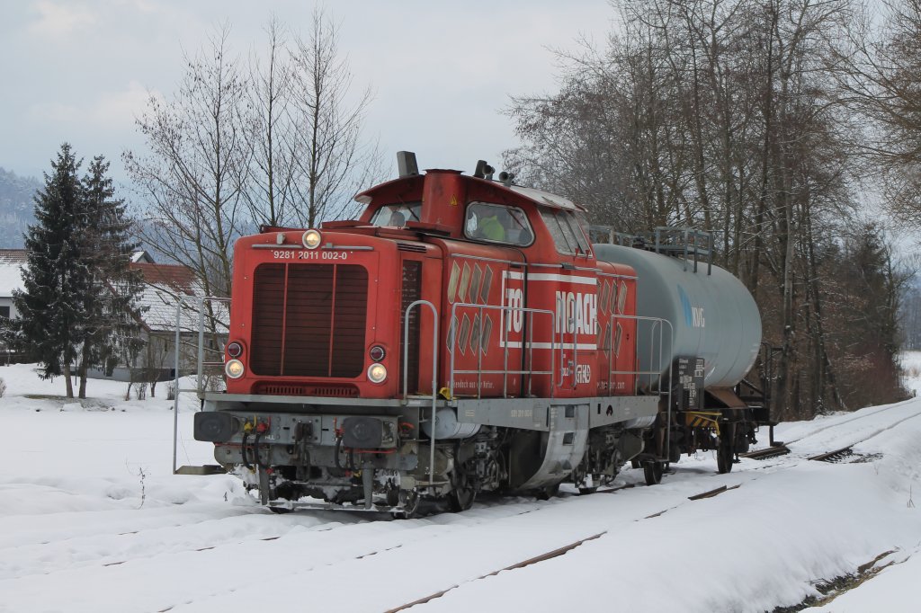 DH 1100.2 bei der Ankunft im Bahnhof Gleinsttten mit einem Kesselwagen fr das dortige Lagerhaus.  