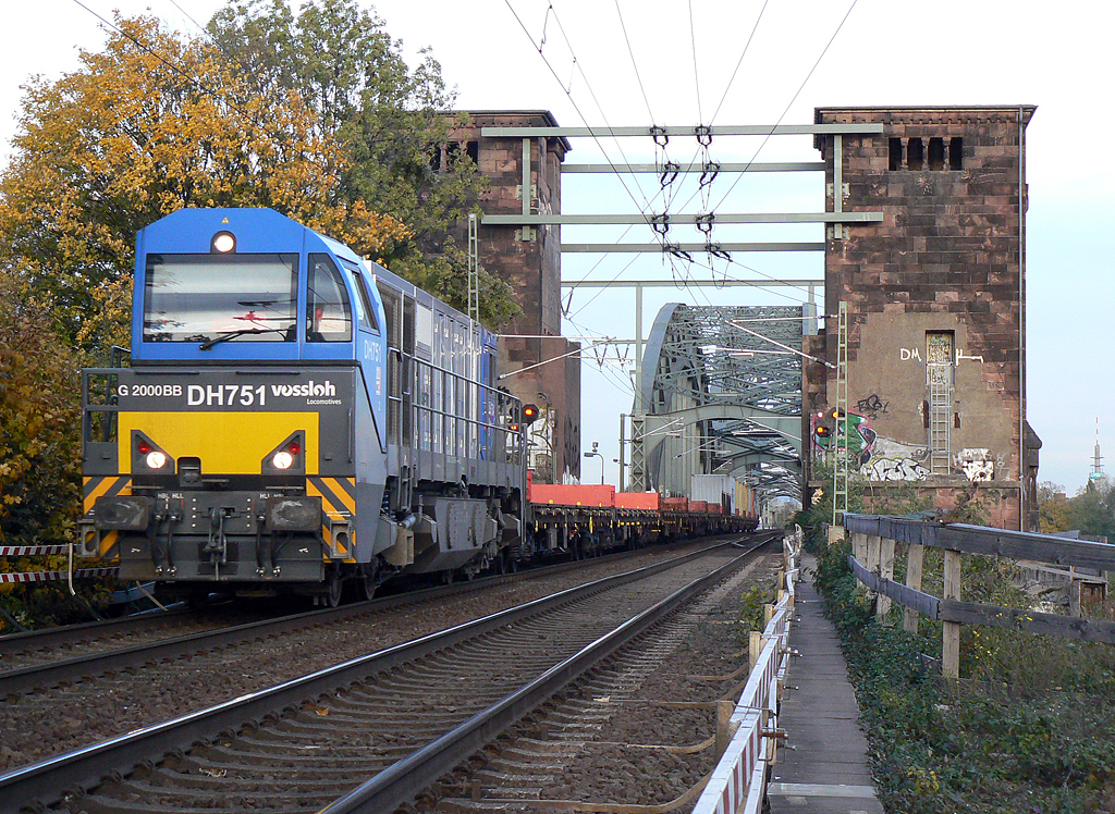 DH 751 der HGK kommt von der K�lner S�dbr�cke am 29.10.2010