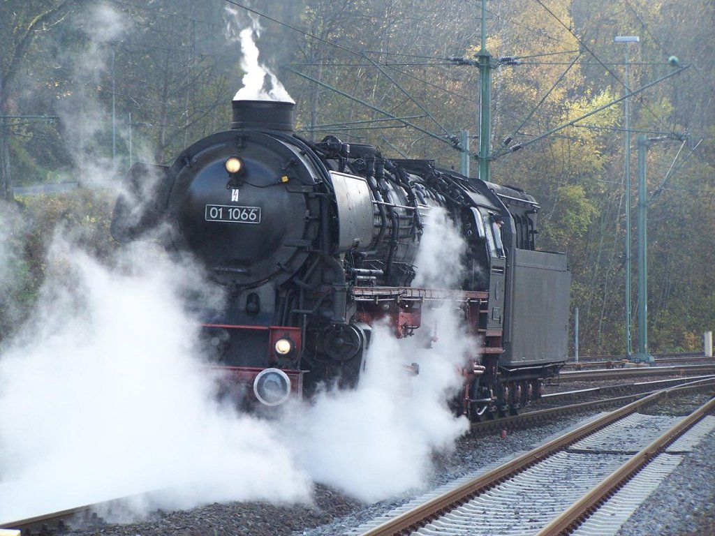 Die 01 1066 in Rottweil, whrend die 3. Rottweiler Dampftage, am 31/10/10.