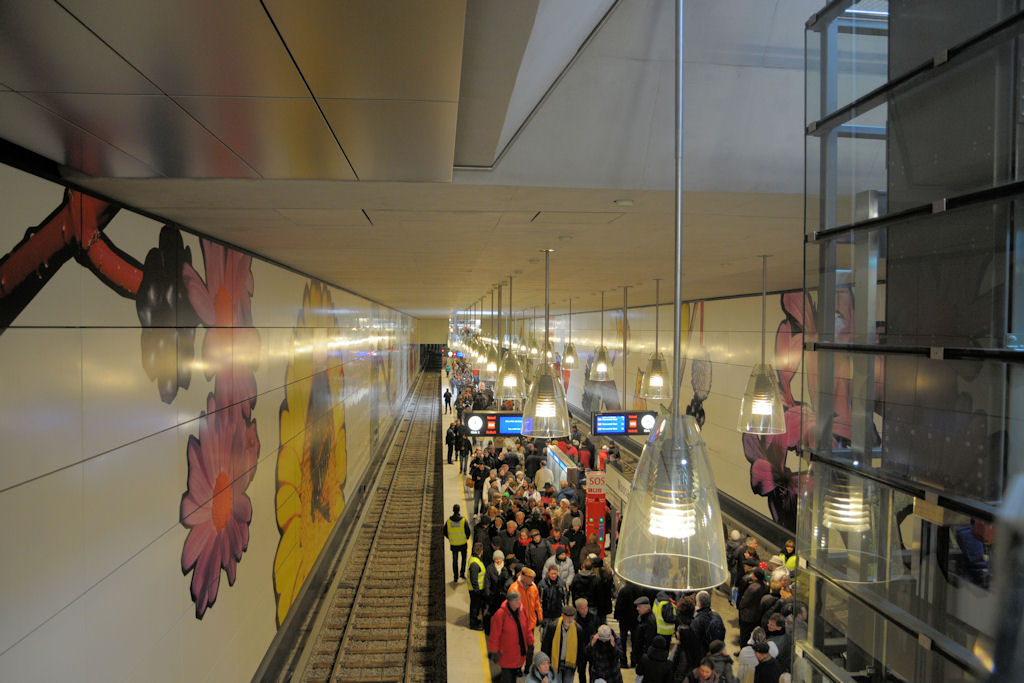 Die 100. U-Bahnstadion ist Moosach. Er�ffnung am 11.12.10