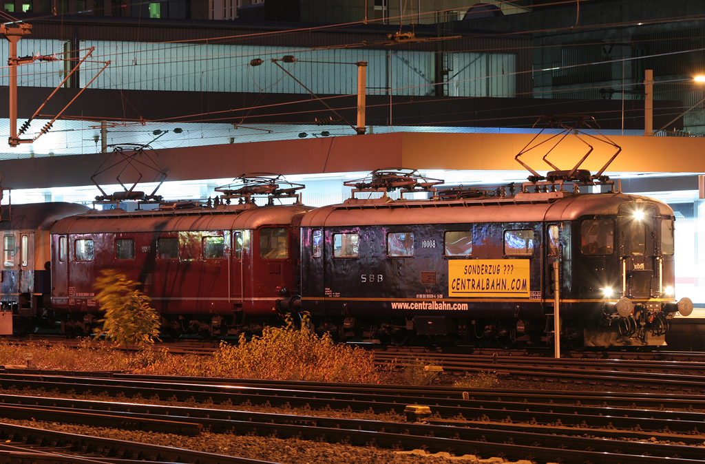 Die 10008 & 10009 der Centralbahn ziehen in DT einen Sonderzug durch Dsseldorf HBF am 07.11.2010