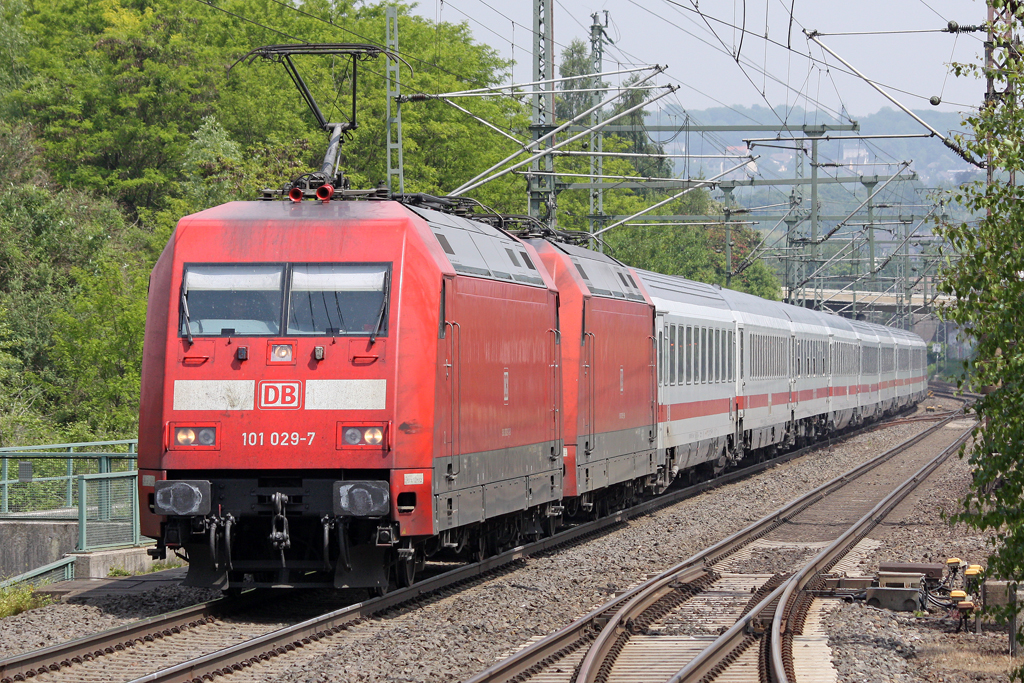 Die 101 029-7 in Wuppertal Vohwinkel am 27,05,10