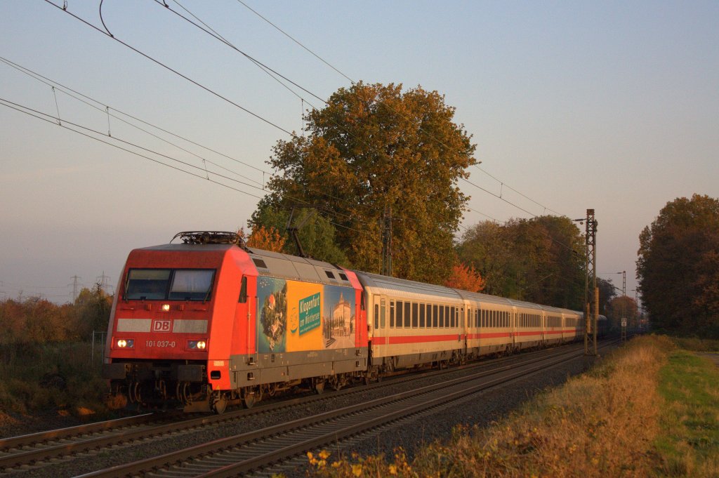 Die 101 037-0 mit Klagenfurt-Werbung, am 01.11.2011 in Bornheim.