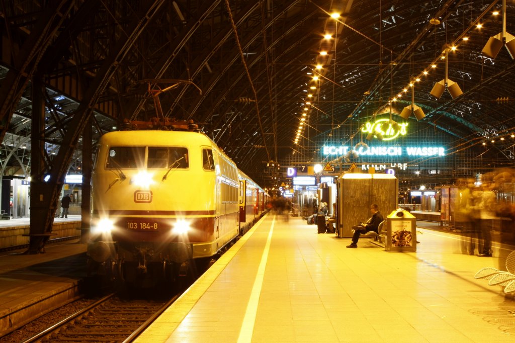 Die 103 184-8 am 13.02.2011 in Kln Hbf.