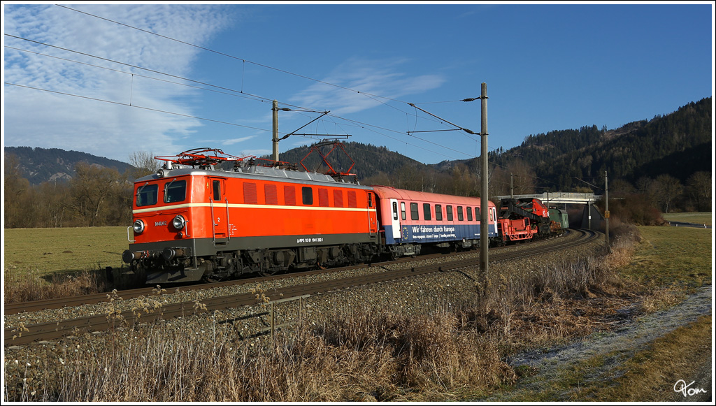 Die 1041.202 von RPS (Rail Professionals Sttz) berstellt den Dampfkran 9766 042 als SGAG 93046 von Sigmundsherberg nach Lienz. 
St.Lorenzen 30.12.2012