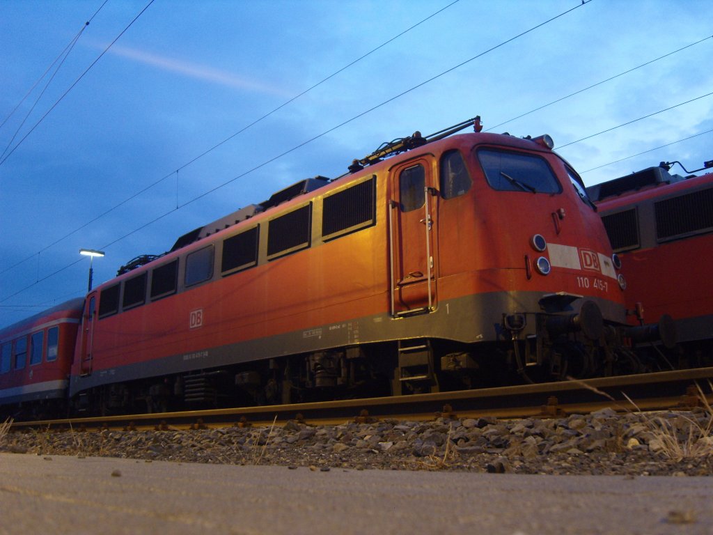 Die 110 415-7 stand am spter Abend des 14.06.2010 in Aachen Rothe Erde abgestellt und wartete auf den frhen morgen.
