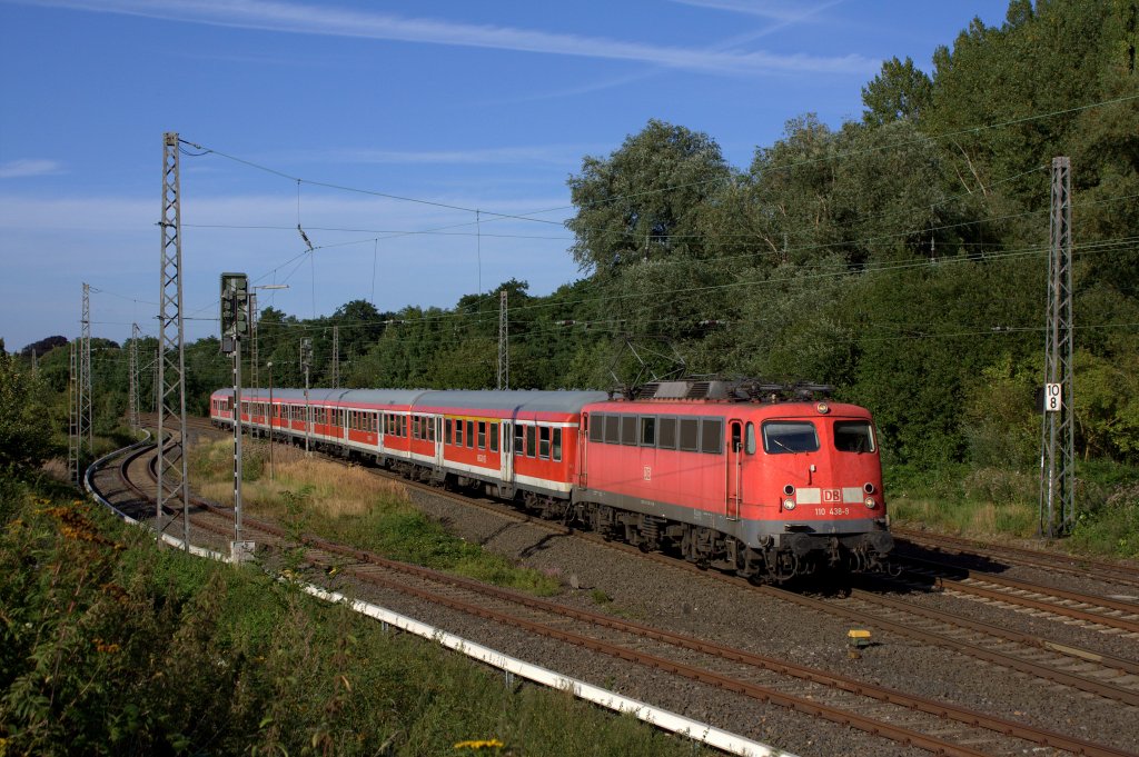 Die 110 438-9 am 16.08.2012 in Kohlscheid.