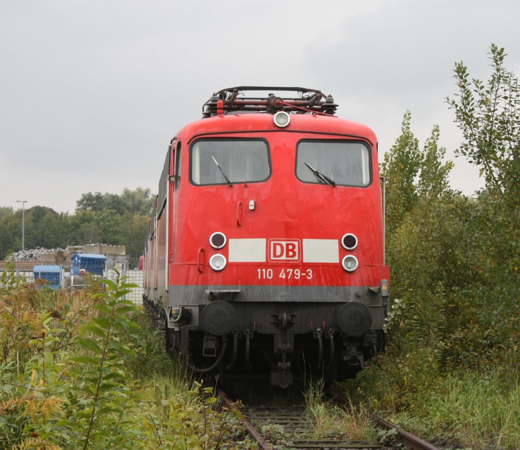 Die 110 479-3 steht zur Zeit auerhalb des Bender Gelnde in Opladen.