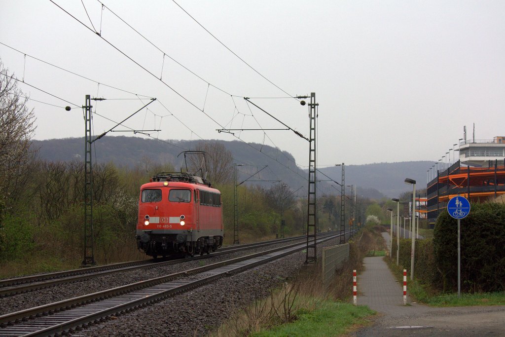 Die 110 483-5 am 31.03.2012 mit dem 70670 von Stuttgart nach Mnster in Bonn Limperich.