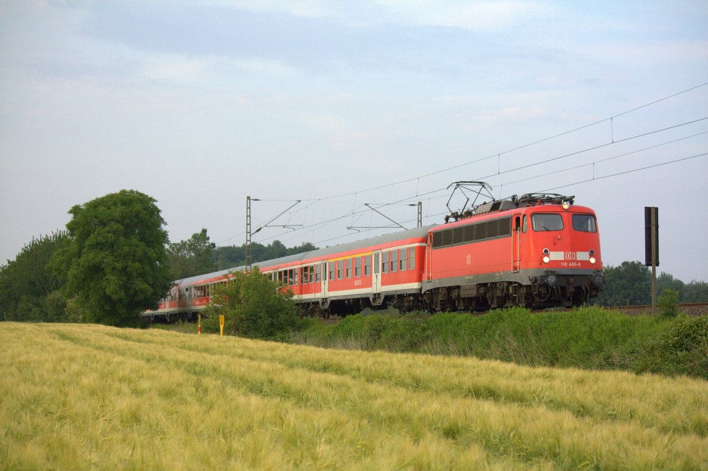 Die 110 486-8 fuhr am 07.06.2011 durch Kohlscheid.