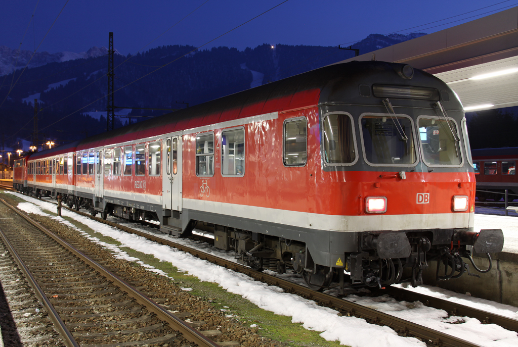 Die 111 040-2 mit der RB ab Garmisch Partenkirchen nach Reutte in Tirol am 03.03.2013