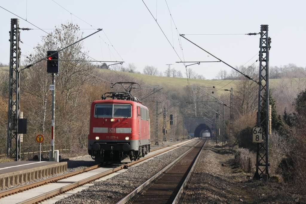 Die 111 077-4 fuhr am 08.03.2011 Solo durch Eilendorf.