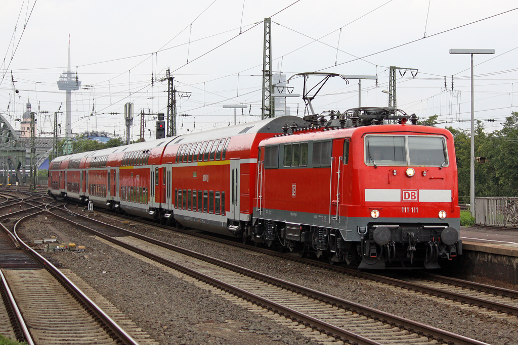 Die 111 111 in Kln Deutz am 13,08,10