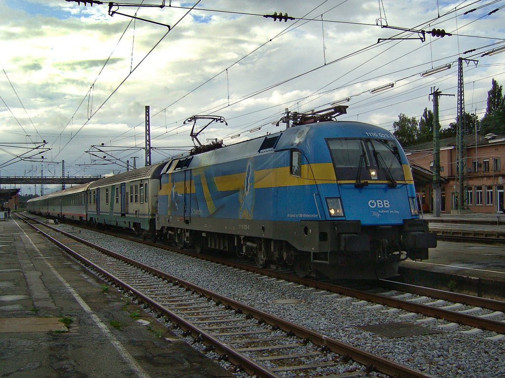Die 1116 029 (EM Schweden) am 23.08.2008 mit einem Brenner EC in Rosenheim. 