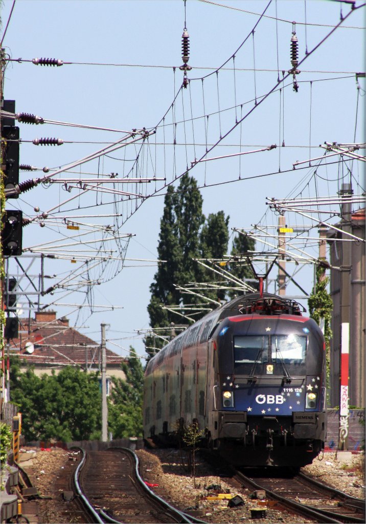 Die 1116 126 im Einsatz auf der Wiener S-Bahn Stammstrecke kurz vor Wien Mitte; 25.5.12
