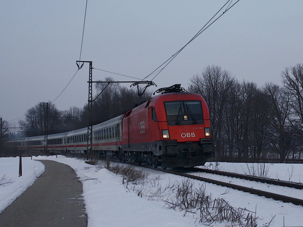 Die 1116 126 mit dem IC Knigsee am 13.02.2010 bei der Einfahrt in Ainring.