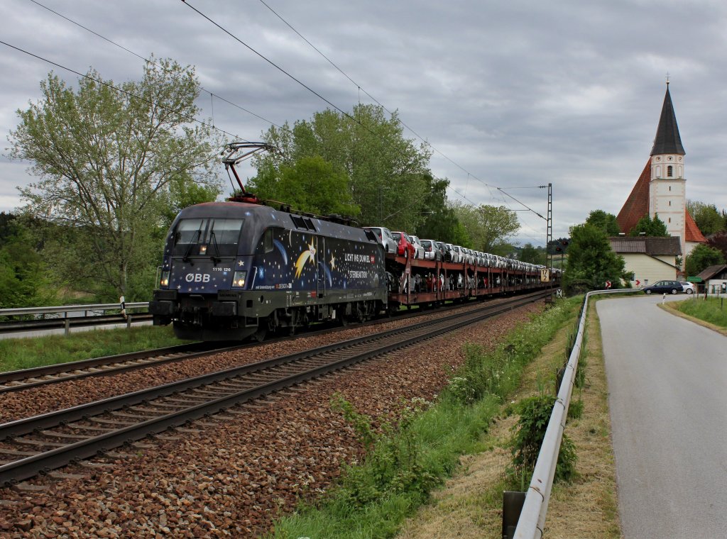 Die 1116 126 mit einem Autozug am 06.05.2012 unterwegs bei Hausbach.